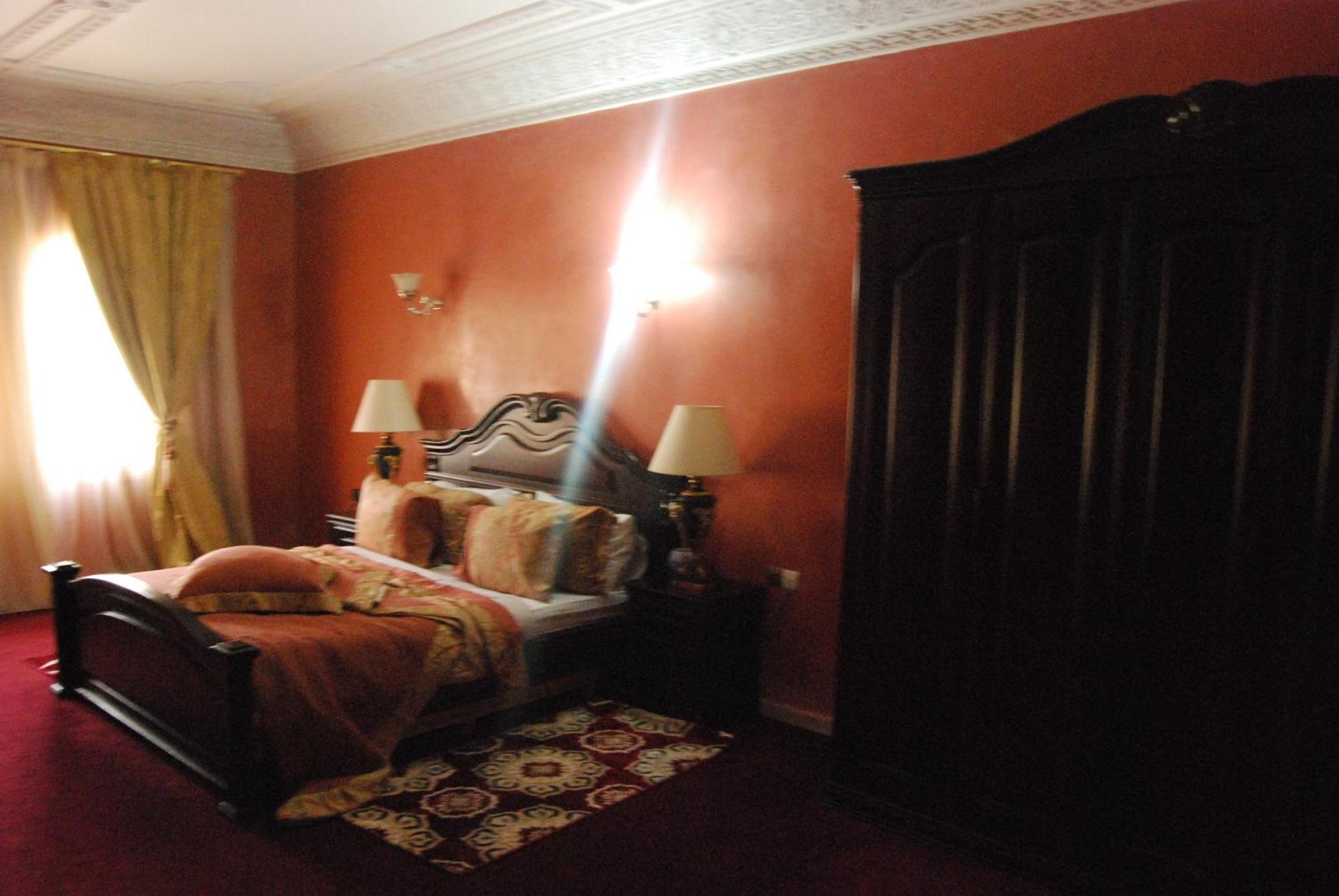 Hotel Taddart Миделт Екстериор снимка