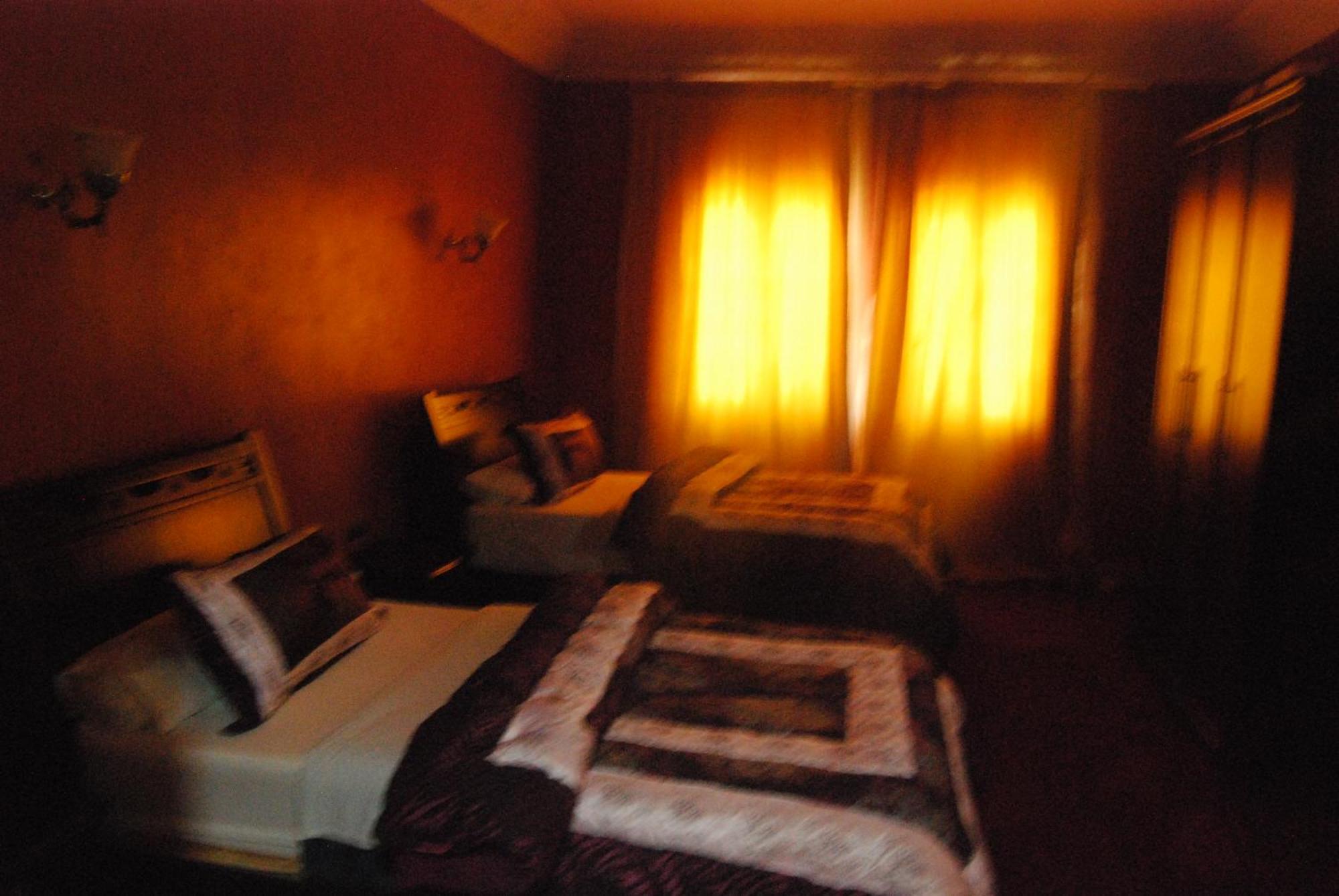 Hotel Taddart Миделт Екстериор снимка