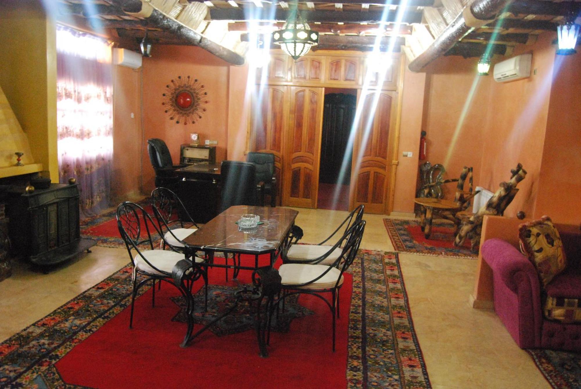 Hotel Taddart Миделт Екстериор снимка