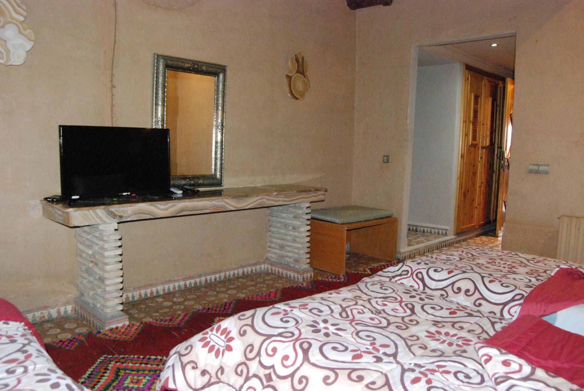 Hotel Taddart Миделт Екстериор снимка