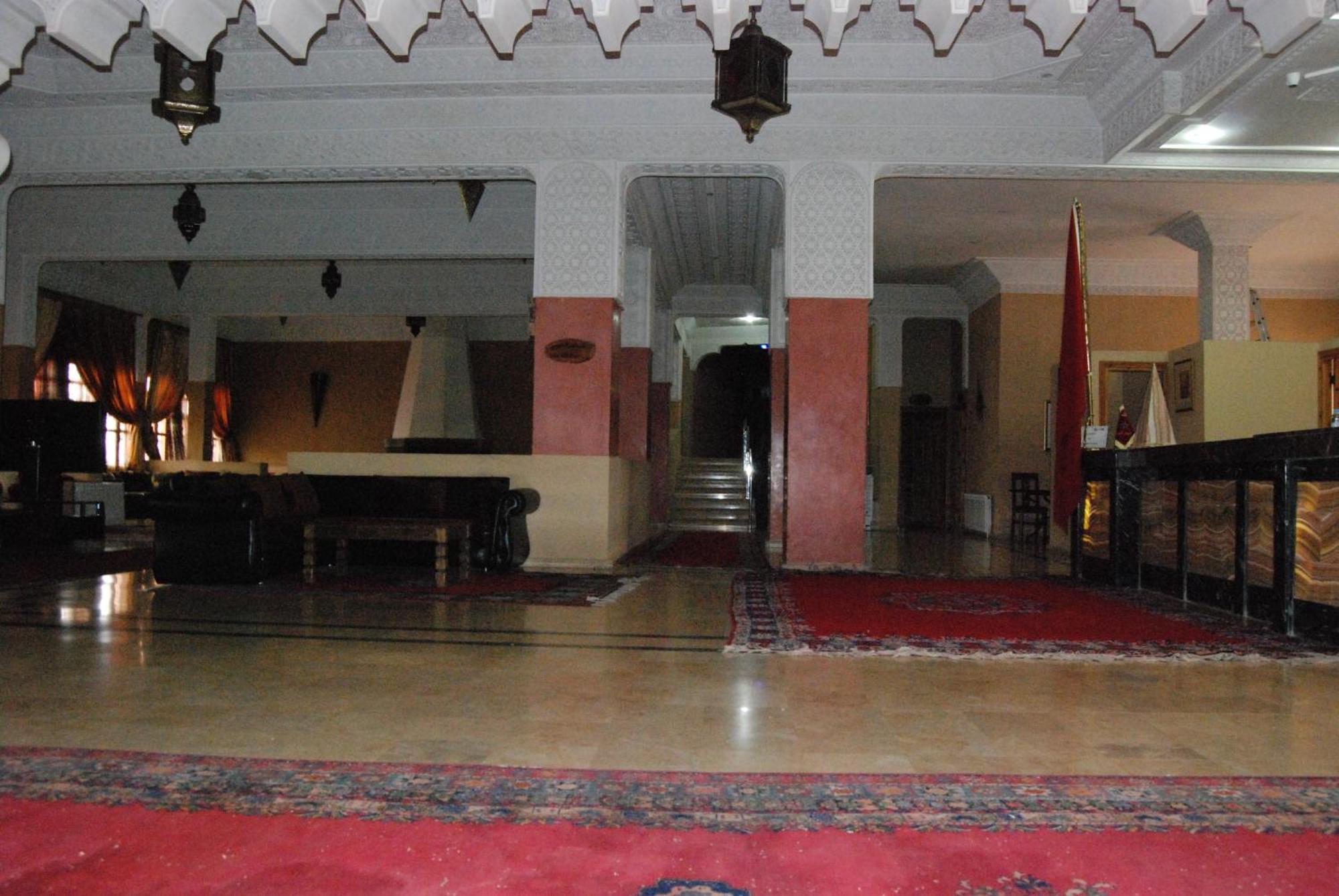 Hotel Taddart Миделт Екстериор снимка