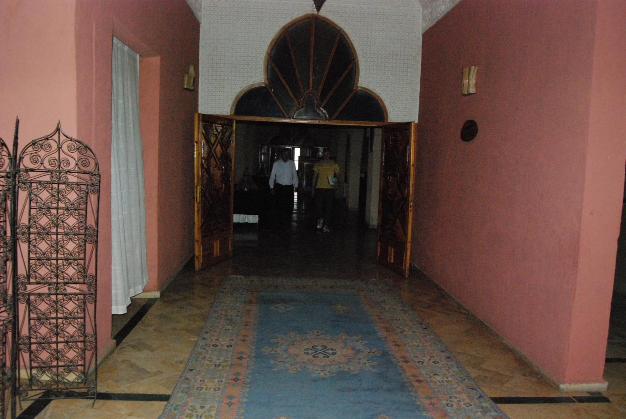 Hotel Taddart Миделт Екстериор снимка