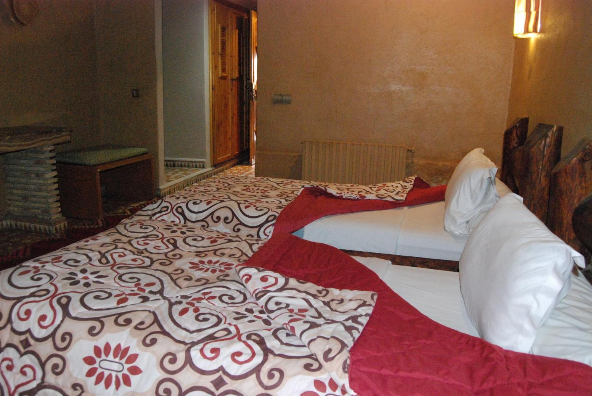 Hotel Taddart Миделт Екстериор снимка